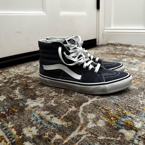 Vans - Picture 2 of 4